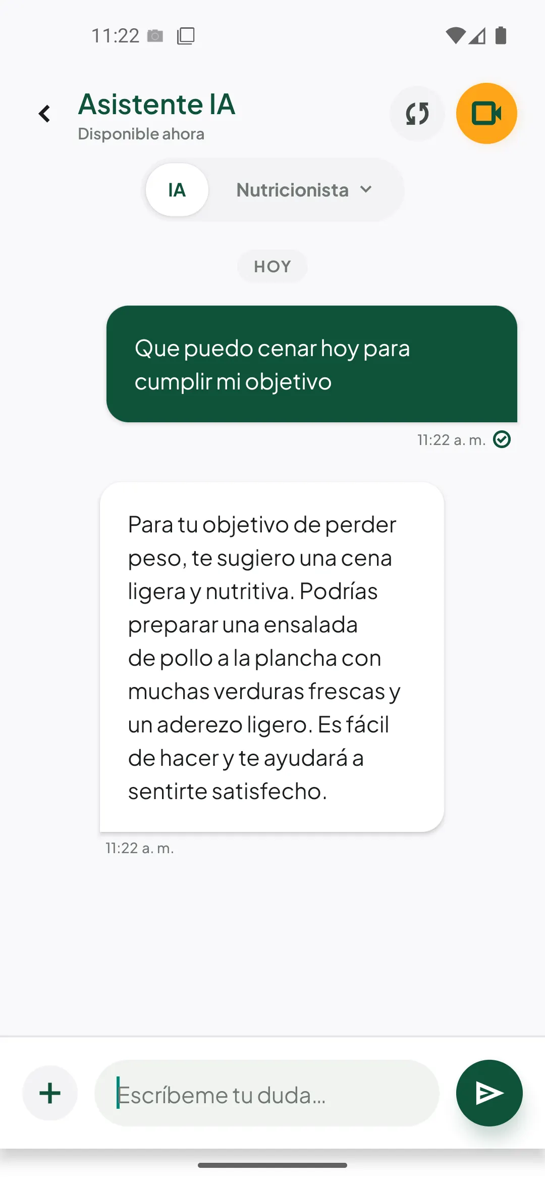 Pantalla real del asistente de Mi Nutricionista sugiriendo una cena acorde al objetivo del usuario